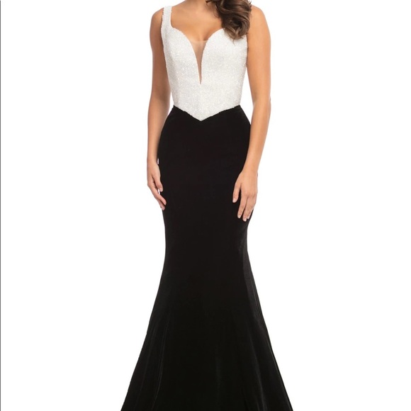 Johnathan Kayne Size 4 Satin/Velvet Gown in White/Black NEVER WORN - Picture 1 of 3